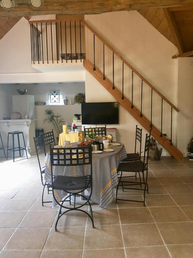Le Grand Coudreau Bed & Breakfast Nazelles-Negron Exterior photo